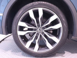 【保険】各種保険もご用意しております。Volkswagen専用保険にご加入いただくことで、ドアミラーやフロントガラスの修理費用も一定額まで補償されます。