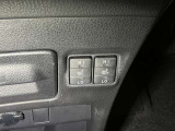 寒い季節もスイッチ一つでシートがポカポカに!これはかなり快適です!運転席と助手席にございます!!!