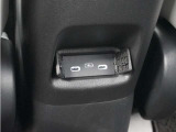 ◆後席用USBチャージャー◆後部座席に搭乗される方のために便利で使いやすい位置に設置。長時間のドライブも安心です♪