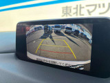 後方画像をクリアに映し出すリヤビューモニター!ガイドラインで距離感や車幅が掴みやすく、バック駐車や狭い場所での取り回しもスムーズに行えます。毎日の駐車を安全に支える頼もしい機能です。