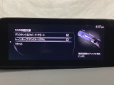 ハンドル操作をアシストすることにより車線からの逸脱回避を支援します。