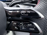 ステアリング右側に設置されている操作部ではメーター内の液晶ディスプレイの情報を変更する際などに使用致します。