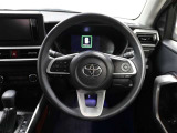 各操作スイッチなどもハンドルから手を放すことなく操作可能で安全運転に支援いたします!