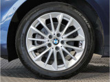 【BMWアロイホイル】軽量かつ強度に拘ったアロイホイル。走行性能ポテンシャルを引き出す設計。車の足元を引き締めてくれる大きなポイントはアロイホイルです。