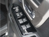 ◆パワーウィンドウスイッチ◆運転席から全席の窓の開閉操作を行うことが出来いつでも換気ができます!