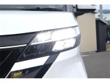 LEDヘッドライトで暗い夜道も明るく照らしてくれます!