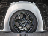 スペアタイヤ搭載です!ジャッキ等の工具と一緒にサブトランク下にご用意しております!