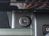 日常に便利な機能のスイッチがいろいろ! 各機能のスイッチが運転席付近に集約!  (^^♪