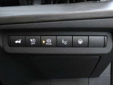 電動リモコン式のバックドアを搭載しています。スイッチ操作でバックドアの開閉が可能です。