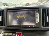 バック駐車が苦手な方や、初めてのお車で不安な方でも後方をナビ画面に映してくれるので、ラクラク停められます。