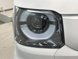 LEDヘッドライトは、点灯の瞬間から最大光量を発揮し、突然暗くなるトンネルなどでの安定感を高めます。