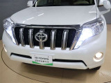 LEDヘッドライトです。デザイン性がよくとても明るいので、夜間の走行や悪天候でも安心です。しかも長寿命!