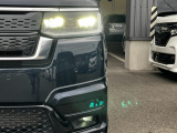 LEDヘッドライトとフォグランプで夜間走行も明るく照らしてくれます♪