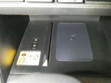 ワイヤレス充電も付いています。