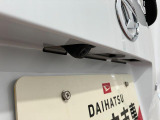 【バックカメラ】 対応モニターを装着することで、駐車時に車両後方の様子を見ることができます。