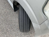 タイヤサイズは165/60R14です!各タイヤメーカー取扱いしております。お買い換えの際もご相談ください。