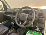 付属品(取扱説明書・記録簿・スペアキー等)の有無は車両ごとに異なります。お気軽にお問い合わせください。