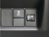 横滑りなどクルマの急激な挙動変化を抑制する「VSA」を搭載。