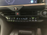 「オートエアコン」が付いています。1年中快適な室内を提供!車内温度を設定すると、風量を自動で調節してくれます。