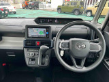 運転のしやすさを最優先に設計された見晴らしの良いデザインです。車両間隔が掴みやすく狭い道でも安心!