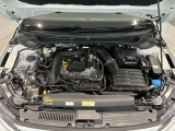 1.0L TSIエンジン搭載!DSGトランスミションとの組み合わせで、爽快な走りを思いのままに楽しめます。