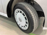 中古車をお選びいただく際に気になる走行距離や修復歴などに加えてキズ・凹みの有無・状態や消耗品の交換、今までの整備状況が &ldquo;ダイハツ認定中古車カルテ&rdquo;でわかります。