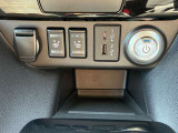 ナビのUSBオーディオ用ソケットです。オーディオとナビゲーションを接続すれば車内でもお気に入りの音楽を簡単に聴けますよ♪充電も出来ますよ!