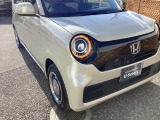 自社整備工場で点検整備をおこなってからお渡ししています。車検が残っている場合は『12ヶ月点検整備』を、車検整備付きの場合は『車検整備』をおこないます。整備費用は車両本体価格に含まれています。