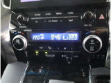 オートエアコン付きなので、一度温度を設定すれば自動で快適な室温をキープ♪ その都度調整する手間が少なく、ドライブに集中できる便利な装備です(^^)/