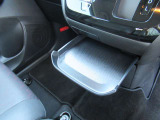 運転席トレイです。
