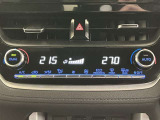 DUALスイッチを押すと運転席側と助手席側で別々に温度調節ができるエアコンです