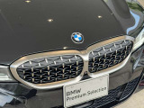 国道1号線に沿い横浜市営地下鉄「三ッ沢上町駅」から徒歩約10分。 BMW Premium Selection 横浜三ッ沢店 / 〒240-0062神奈川県横浜市保土ヶ谷区岡沢町322-3 / TEL:045-612-8488