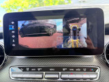 バックカメラが使用可能でございます。駐車が苦手な方も後方の映像を確認しながら後退する事が出来ますので安心できます。また、画像も鮮明でございますので物体の確認も容易に確認する事が出来ます。