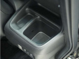 ◆ドリンクホルダー◆手の届きやすい場所にドリンクホルダーがあり、とても便利です。