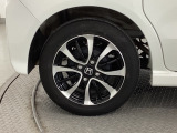 アルミホイールです。足元が引き立つので、車全体のイメージがアップしますよ!