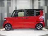 整備代金を車両本体価格に含んでおります。法定点検整備または定期点検を実施し、点検記録簿を発行致します。