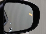 後方からの車の接近を教えてくれるブラインドスポットモニター♪※あくまでも補助的な装置なので目視確認もお忘れなく!