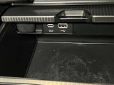 TYPE-C端子が装着されているのでスマートフォンの充電も可能です。