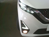 LEDヘッドライトが装備されております。