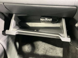 「収納スペース」使いやすい収納を、使いやすい場所に。様々な場所に収納スペースがあり使い勝手も良いので車内もスッキリして綺麗を保てます