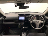 シンプルながら機能性あふれる運転席廻りです。視界性もよく、運転しやすいですよ。