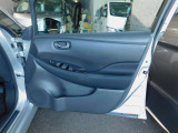 運転席ドア内張り画像です。