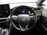 各操作スイッチなどもハンドルから手を放すことなく操作可能で安全運転に支援いたします!