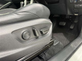 パワーシート搭載。微妙な調整が手軽にでき、ピッタリのポジションで運転することが可能です。