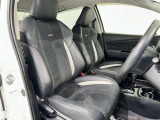 高いホールド性で運転姿勢が安定します。長距離ドライブでも疲れにくいのが魅力です。快適なドライビングライフをお送りください♪
