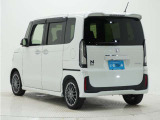 ◆ドアミラーウインカー◆ドアミラーにウインカーを装備しています。対向車に自身の進行方向を合図し安全に運転できます。