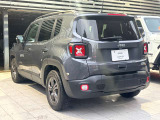 後方には障害物センサー装備!駐車が不安な方にとってバックカメラと併用でき頼もしい装備です!