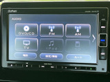 多様なメディアに対応し、お好みの音楽やラジオをクリアなサウンドで楽しめます。長距離ドライブのお供に最適です。