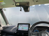 フロントガラスが大きいので、広い視界でとても運転しやすいお車です(*'&omega;'*)