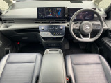 セレナの運転席周りの画像です。